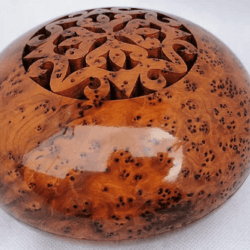 T103-Hand Carved Round Box Jewellery, Cufflinks Storage of Thuya Burl 8x3