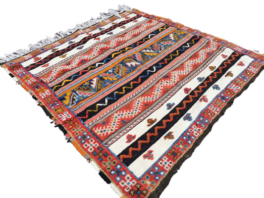 75-T152152- Handmade Square Moroccan Berber Rug. Medium Size/ 5×5 ft