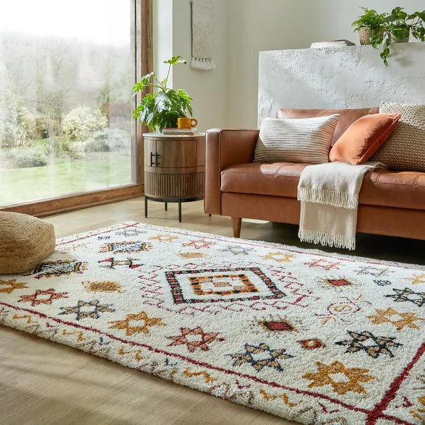 Traditional Medium Rugs