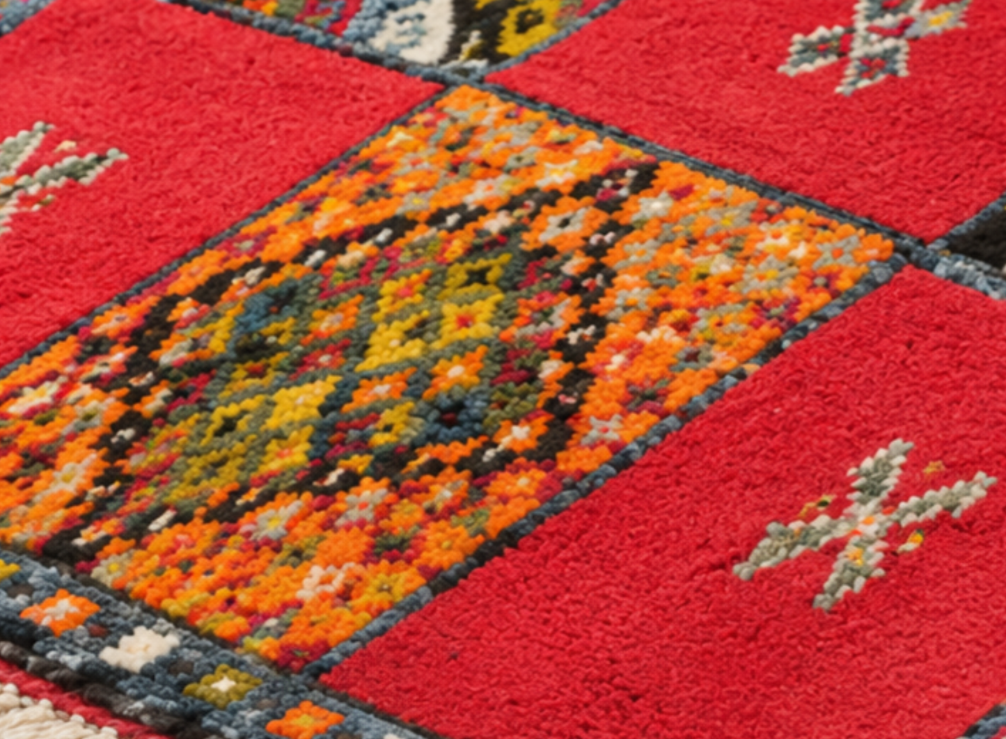 RT41.  Moroccan Berber Runner. 8.5×1.9 Ft/  260×60 cm