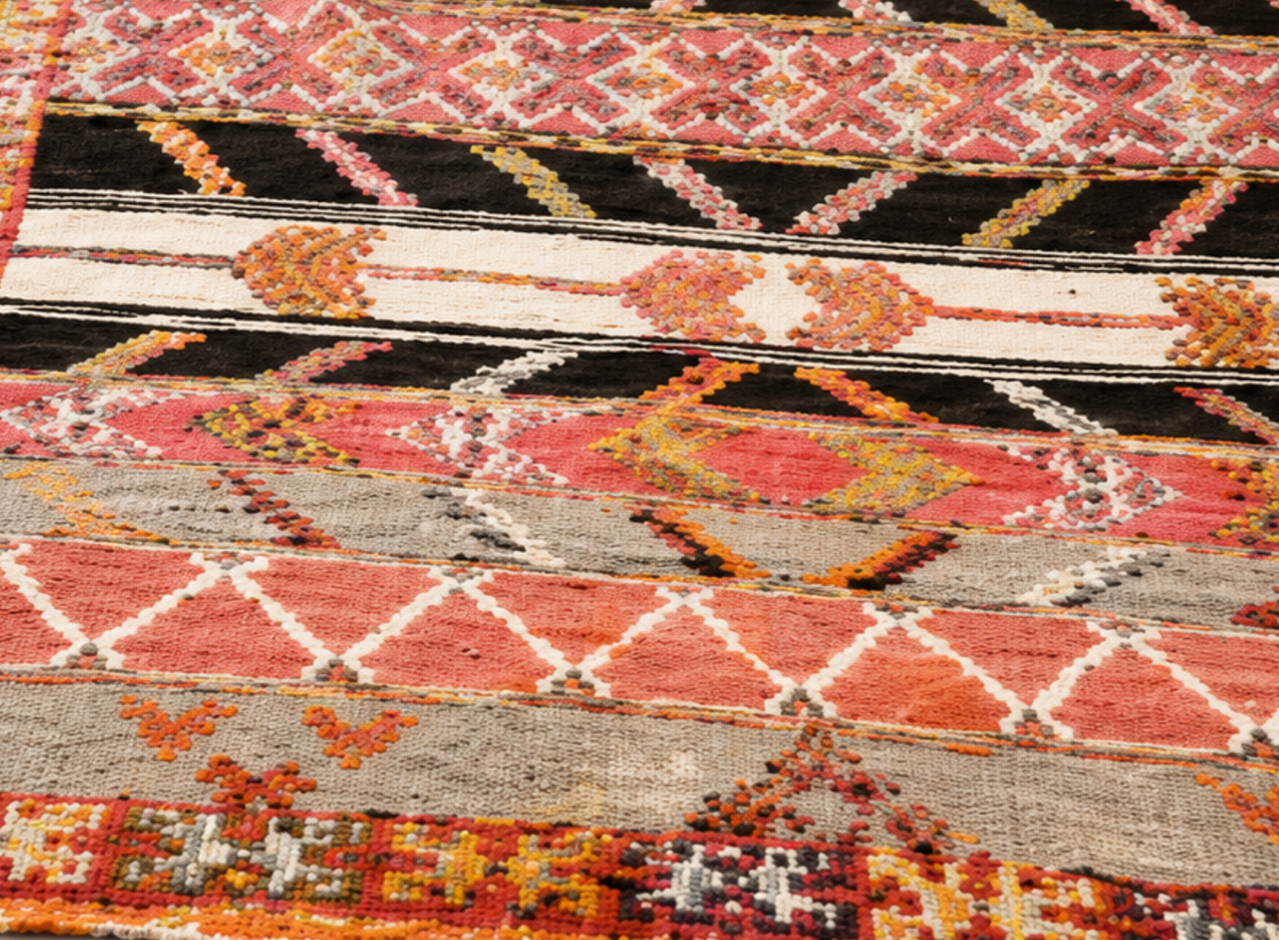 Rim Moroccan Rug 8.5' x 5.3'
