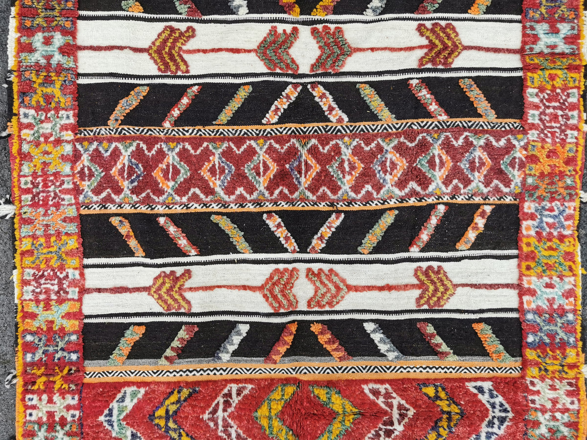 Rim Moroccan Rug 8.5' x 5.3'