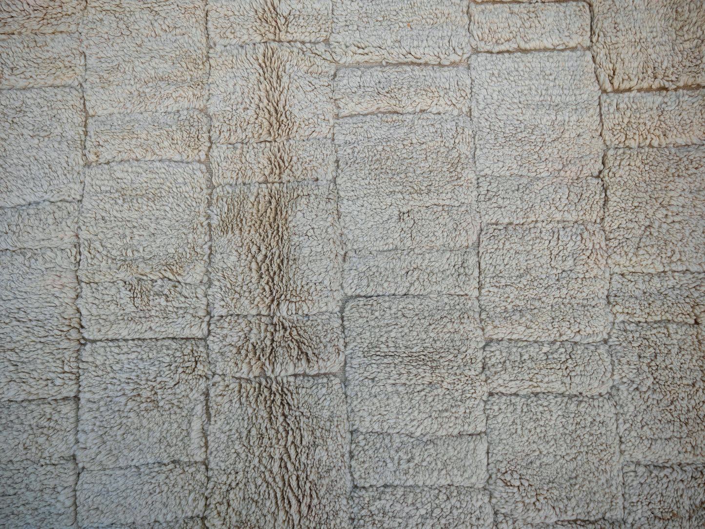 R320- Handwoven Moroccan Beni Ourain Rug - 100%wool/ 9.8x6.8ft-- 300x210 cm