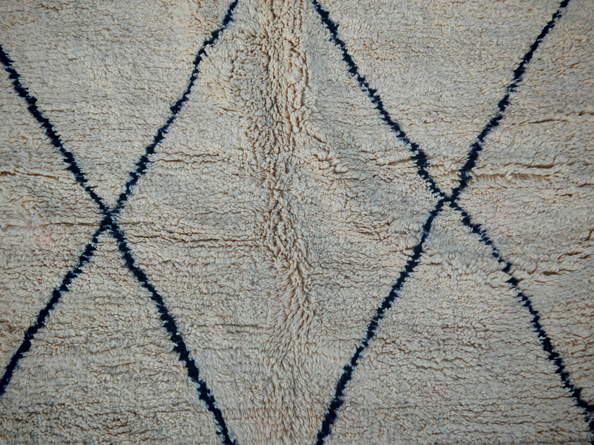 Bahia Berber Moroccan Rug 8.8x5.4 ft/ 270x165 cm