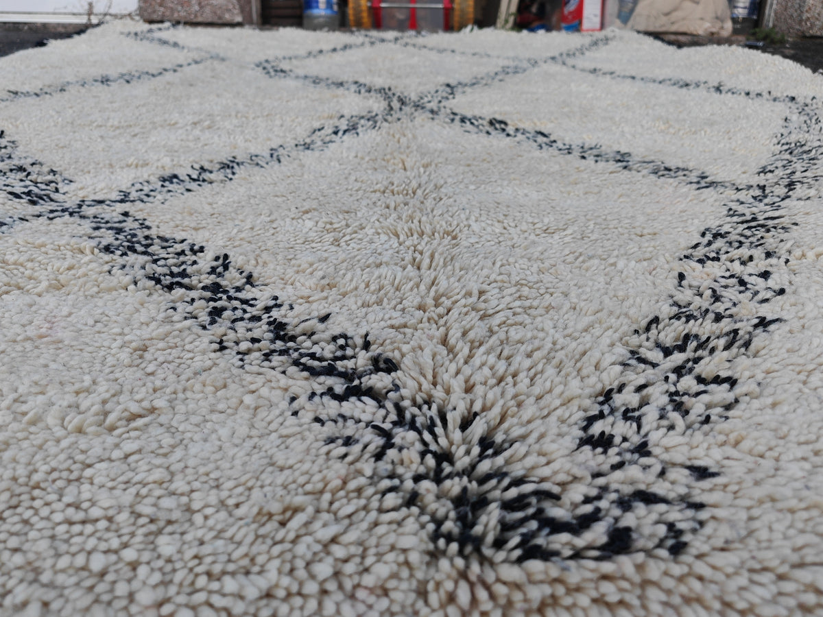 Kenza. Beni Ouarain Handmade Rug- 8x6.5ft/ 252x200cm