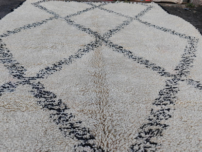 Kenza. Beni Ouarain Handmade Rug- 8x6.5ft/ 252x200cm
