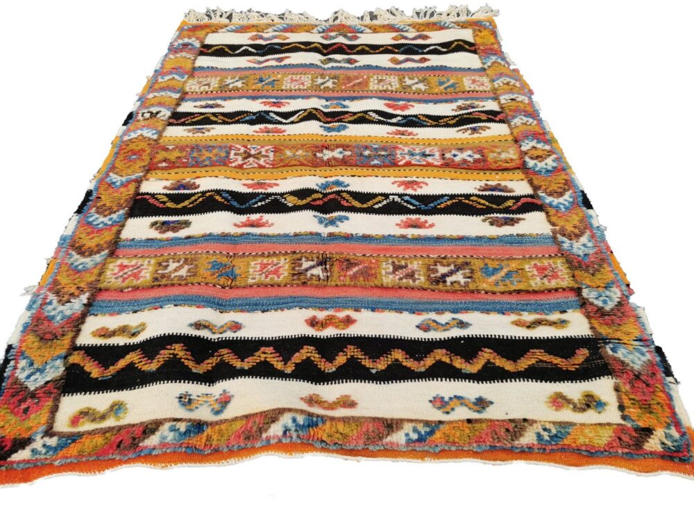 R114/ 5x3.2 Ft / Vibrant Handmade Traditional Moroccan Rug