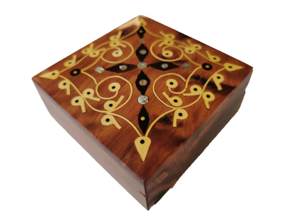 T126- Handmade Inlaid Wooden Burl Box. Inlaid Jewellery/Cufflinks Box 3.9x3.9 inch - Image 2