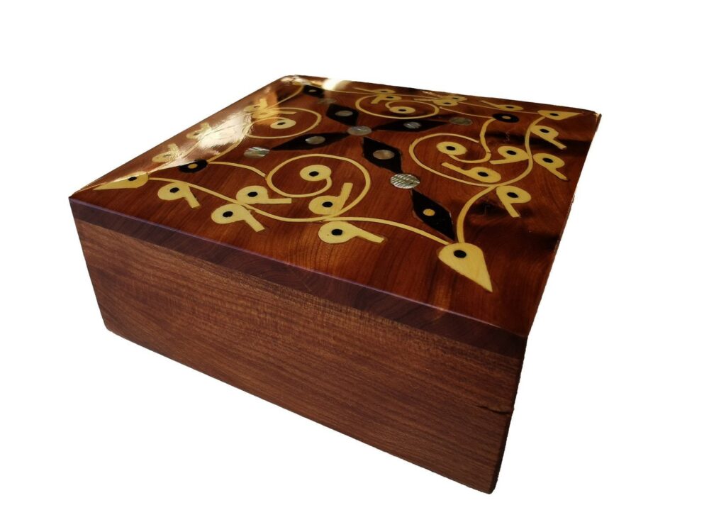 T126- Handmade Inlaid Wooden Burl Box. Inlaid Jewellery/Cufflinks Box 3.9x3.9 inch - Image 3