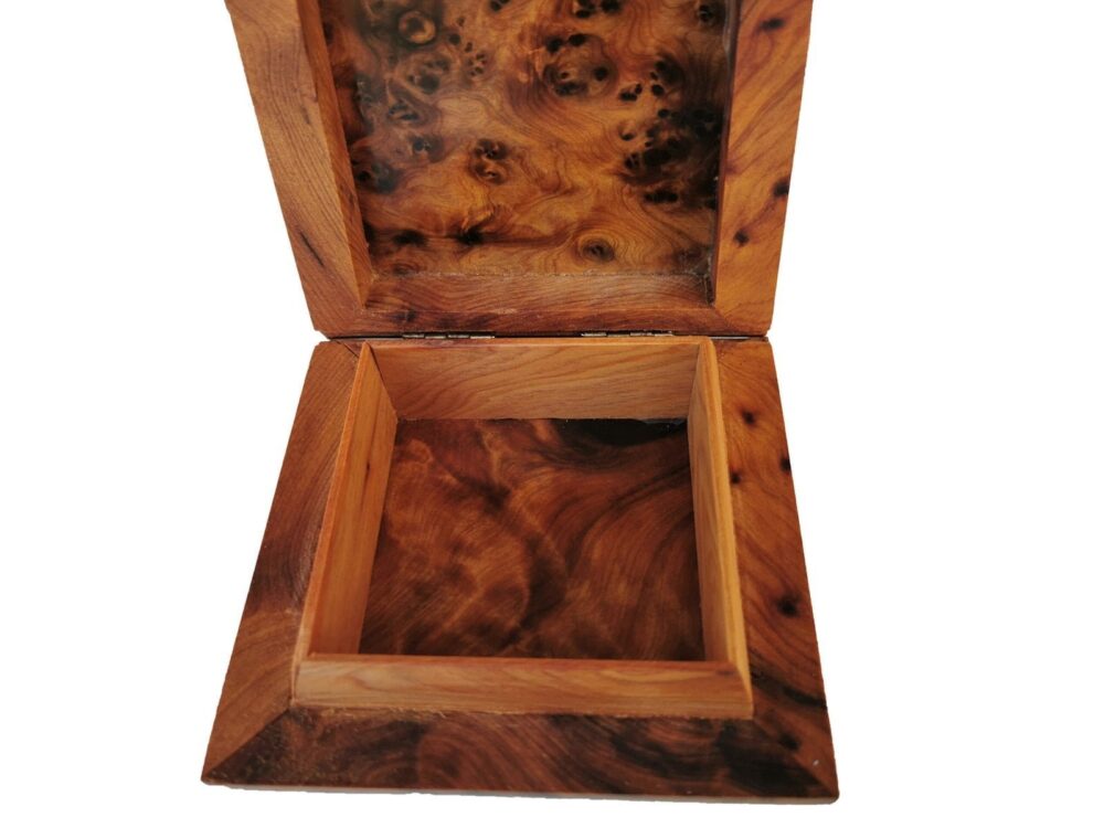 T130- Handmade Wooden Burl Box. Jewellery/Cufflinks Box 10x10 cm - Image 5