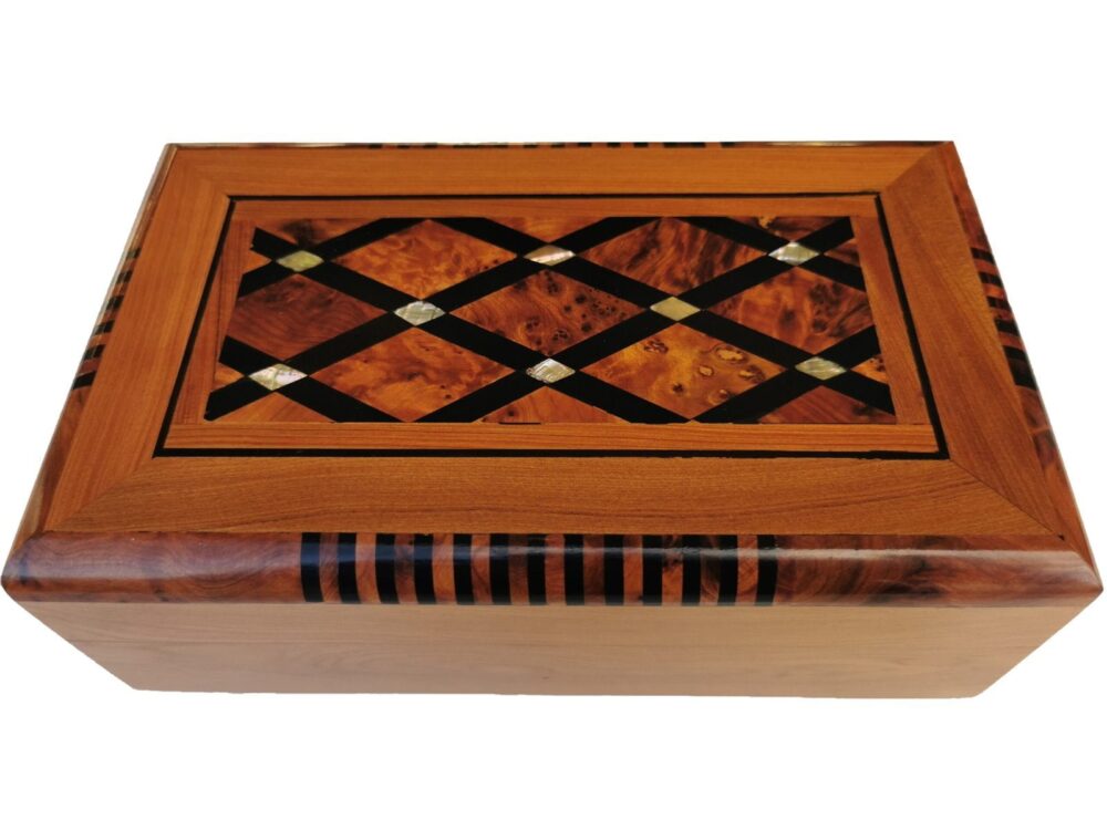 T131- 7.8x4.7 inch- Handmade Thuya Burl Jewellery/Cufflinks Box. Inlaid Jewellery/Cufflinks Box 20x12 cm