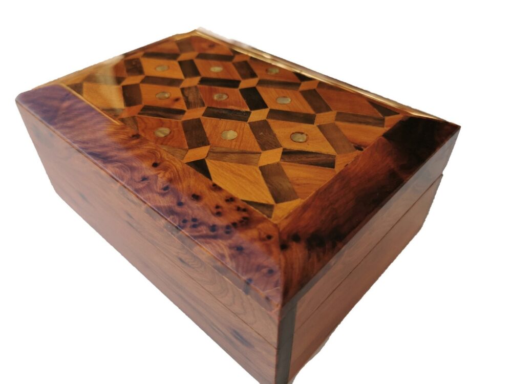 T133- Handmade Wooden Burl Box. 6.6x4.7 inch- Inlaid Jewellery/Cufflinks Box 17x12 cm