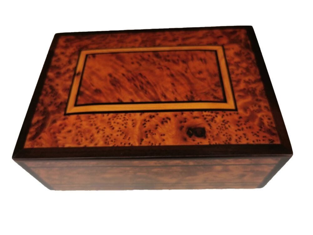 T142- Luxurious Inlaid Jewellery Box. 7.8x5.5x2.7 ″ Thuya Burl and Ebony - Image 2