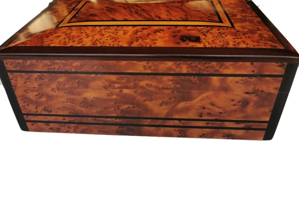 T142- Luxurious Inlaid Jewellery Box. 7.8x5.5x2.7 ″ Thuya Burl and Ebony - Image 3