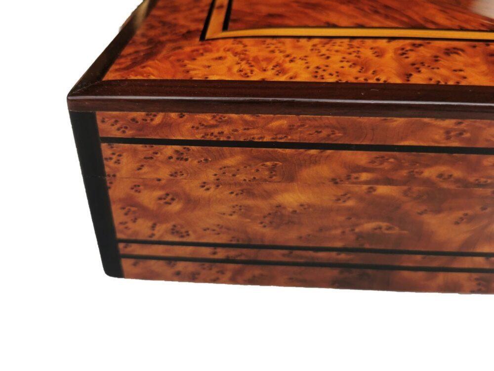 T142- Luxurious Inlaid Jewellery Box. 7.8x5.5x2.7 ″ Thuya Burl and Ebony - Image 4