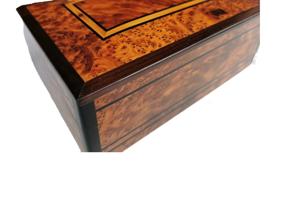 T142- Luxurious Inlaid Jewellery Box. 7.8x5.5x2.7 ″ Thuya Burl and Ebony - Image 5