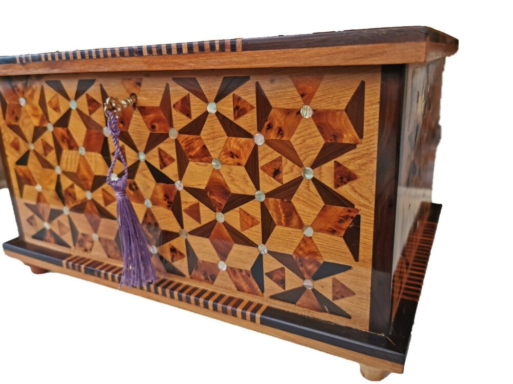 T145- Luxurious Large Inlaid Jewellery Box. 12.9x12.9x7″ Thuya Burl, Mother Pearl and Ebony - Image 7