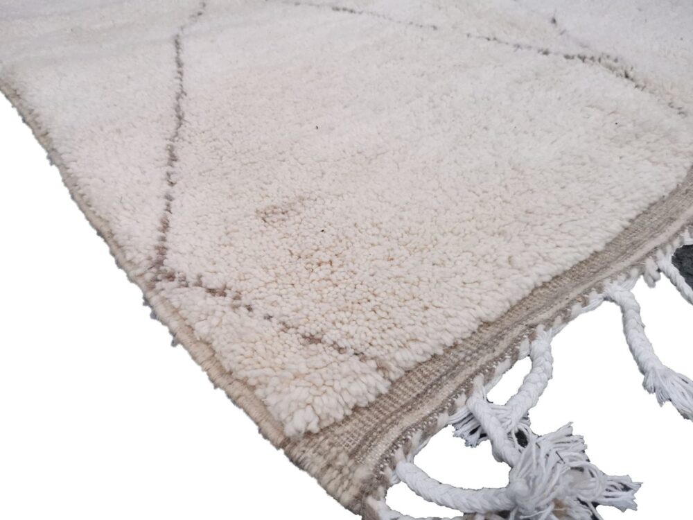 R200- Authentic Cream Beni Ouarain Moroccan Rug 100%wool Berber Carpet140x140 cm 4.5×4.5 ft - Image 5